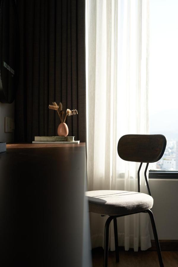 Em Oi Boutique Hotel Nha Trang Esterno foto